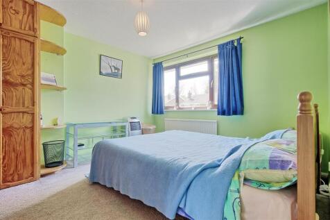Bedroom 1.jpg