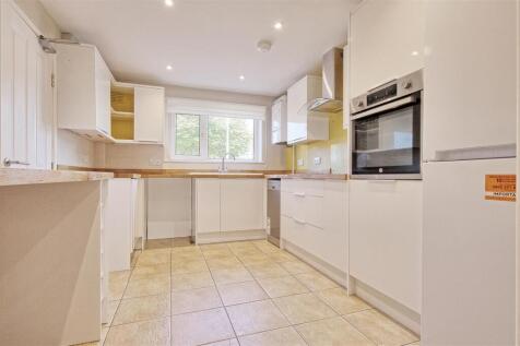 Kitchen 2 NEW.jpg