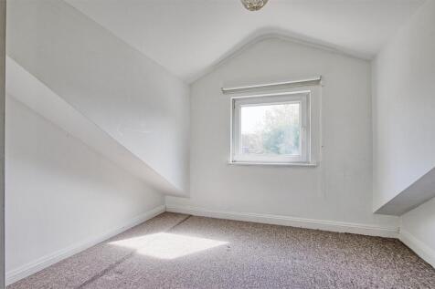 Bedroom 1 - 3.jpg