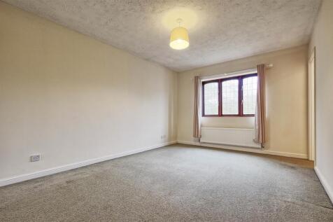 Bedroom 1.jpg