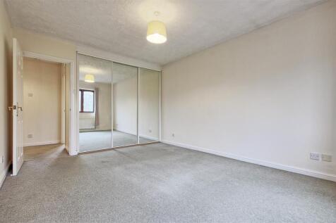 Bedroom 1 - 2.jpg