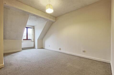 Bedroom 2.jpg