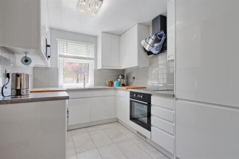 Kitchen 3.jpg