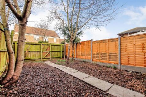 44 Hulatt Rd Garden.jpg