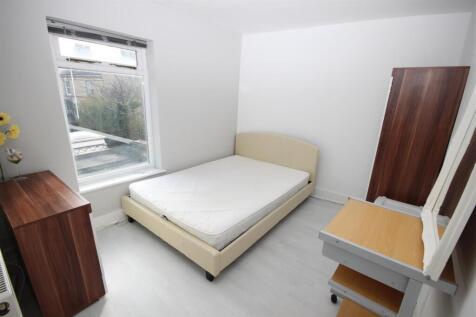 Flat bedroom.jpg