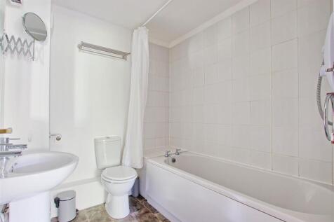 Bathroom.jpg