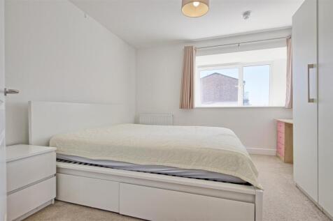 Bedroom 1 - 3.jpg