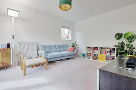 Living Room 1.jpg