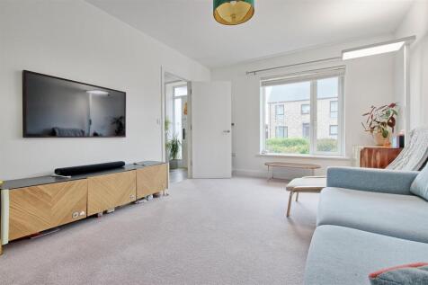 Living Room 2.jpg