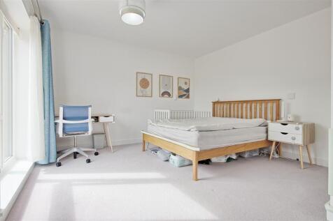 Bedroom 4.jpg