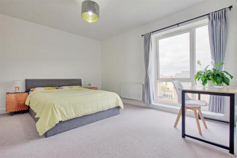 Bedroom 1 1.jpg