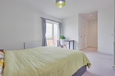 Bedroom 1 2.jpg