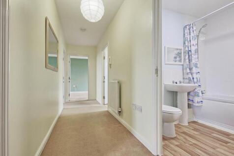 Hallway 2.jpg