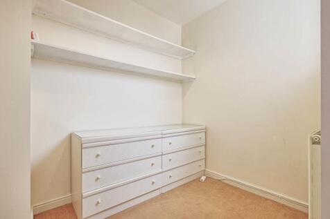 Bedroom 1 Dressing Area.jpg