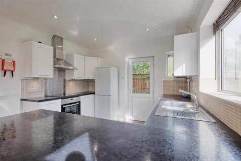Kitchen 2.jpg