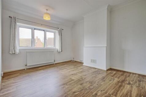 Bedroom 1.jpg