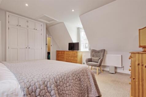 Bedroom 1 - 2.jpg
