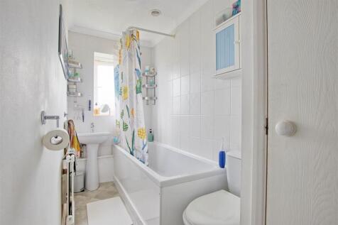 Bathroom.jpg