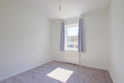 Bedroom 1.jpg