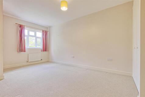 Bedroom 4.jpg