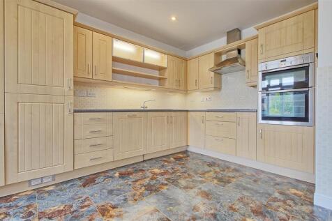 Kitchen 1.jpg