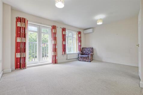 Living Room 3.jpg