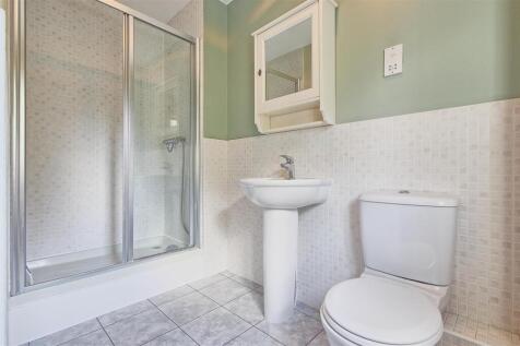 Ensuite 1.jpg