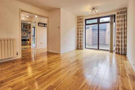 Living room 2.jpg