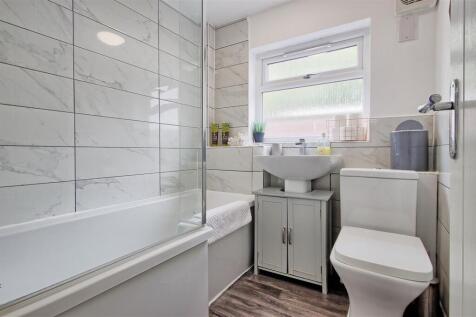 Bathroom.jpg