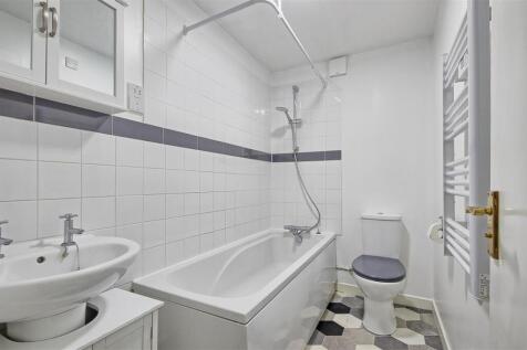 Bathroom.jpg