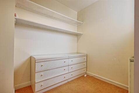 Dressing room.jpg