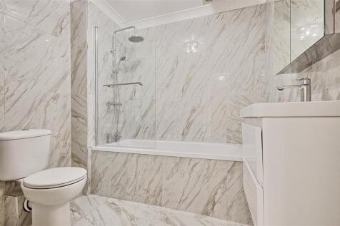 Bathroom 1.jpg