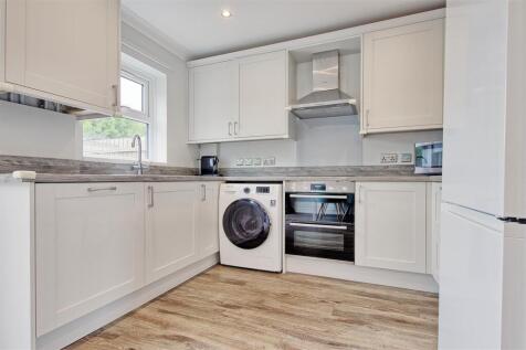 Kitchen 3.jpg