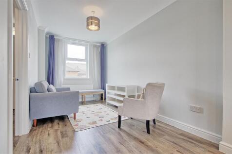 Living Area 3.jpg