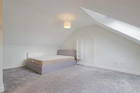 Bedroom 1.jpg