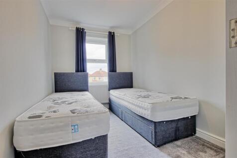 Bedroom 4.jpg