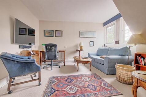 Bedroom 1 - 2.jpg