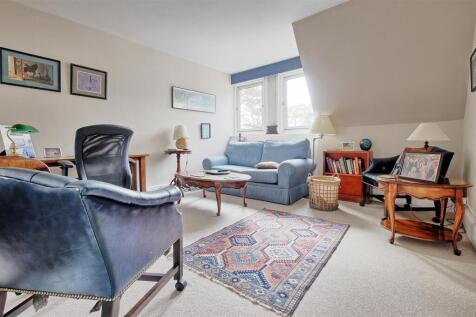 Bedroom 1.jpg