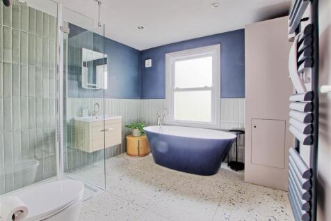 Bathroom.jpg