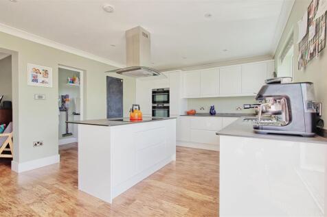 Kitchen 3.jpg