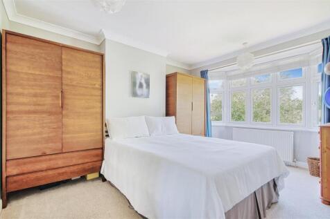 Bedroom 1.jpg