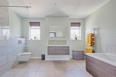 Bathroom.jpg