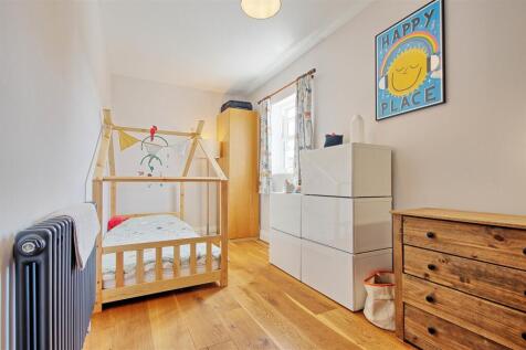 Bedroom 4.jpg
