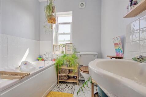 Bathroom.jpg