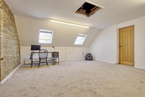 Loft room 1.jpg