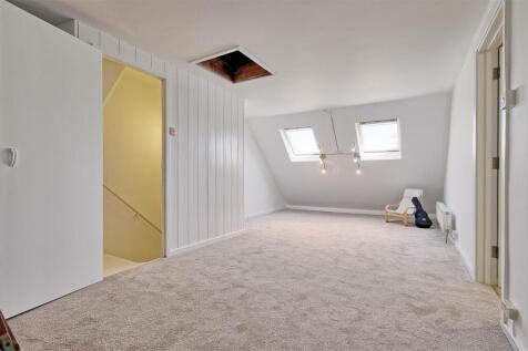 Loft room 2.jpg
