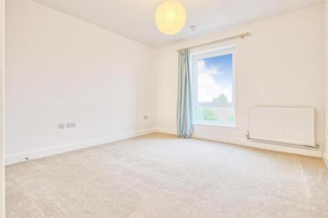 Bedroom 1.jpg