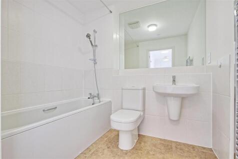 Bathroom 1.jpg