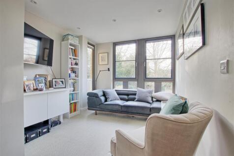Living area.jpg