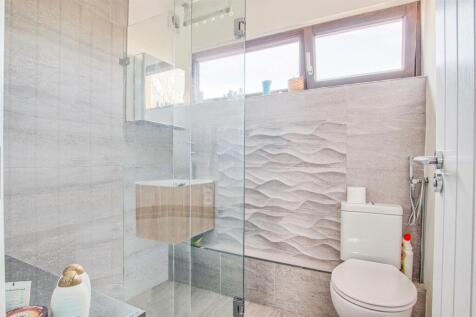 Shower Room.jpg
